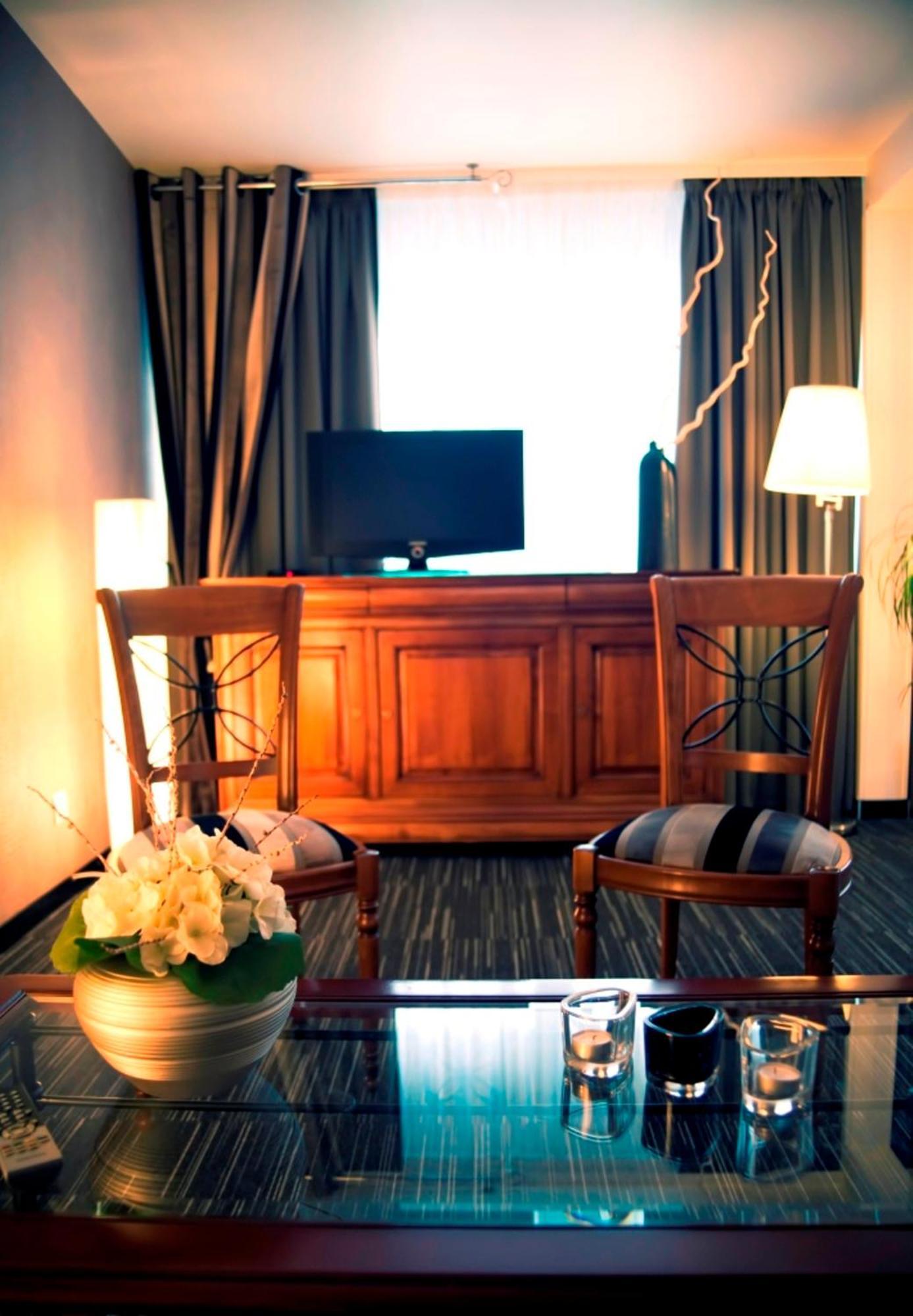 Dm Hotel フォルバック エクステリア 写真
