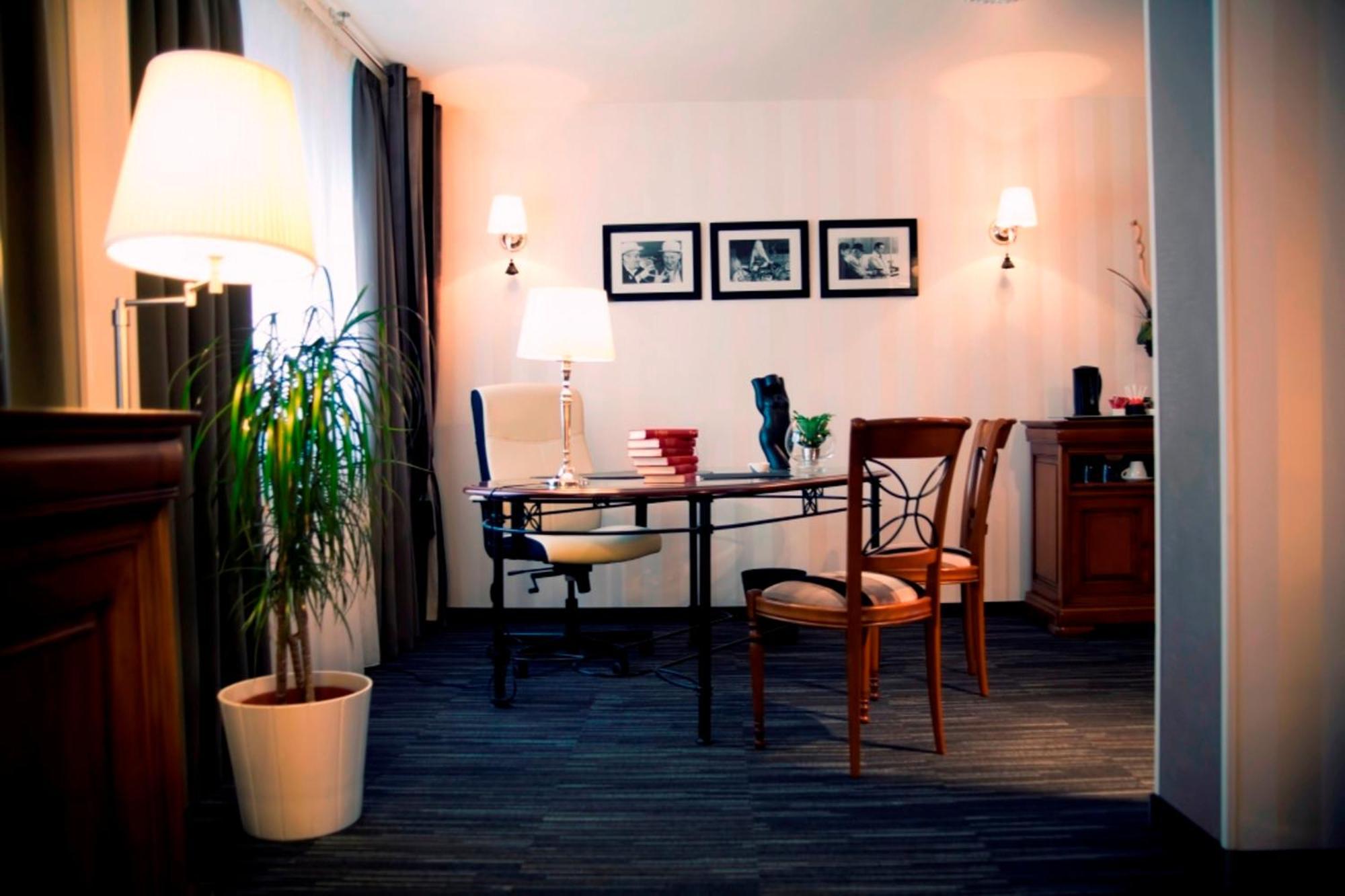 Dm Hotel フォルバック エクステリア 写真